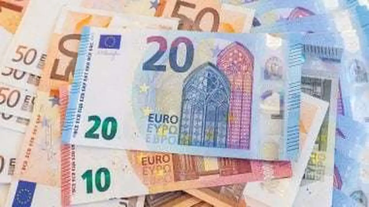 تغيرات سعر اليورو مقابل الجنيه المصري في البنوك خلال تعاملات الخميس